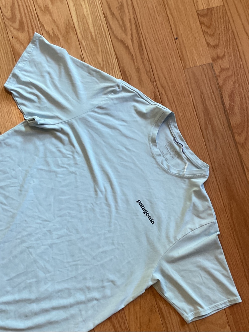 Patagonia Capilene Small cool dry Seafoam Green Back Logo Short Sleeve NWOT - Picture 11 of 13